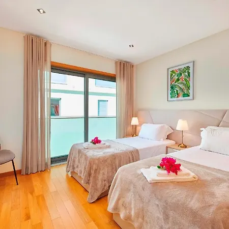 Gorgeous Townhouse In Centre, Shared Pool Dom wakacyjny