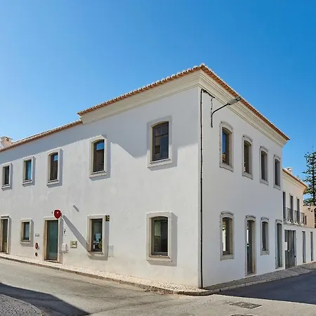 Casa de Férias Gorgeous Townhouse In Centre, Shared Pool Tavira