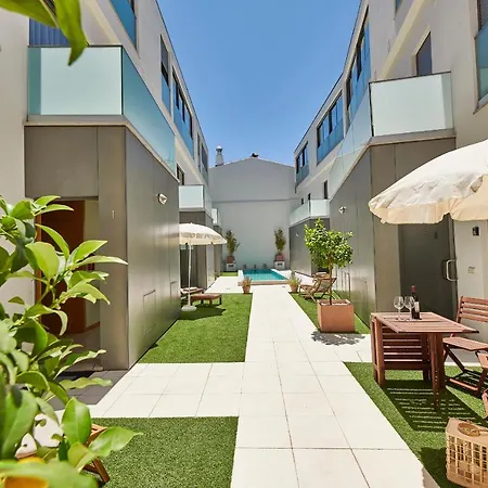 Casa de Férias Gorgeous Townhouse In Centre, Shared Pool *