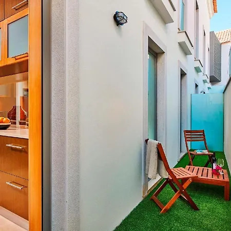 Casa de Férias Gorgeous Townhouse In Centre, Shared Pool *