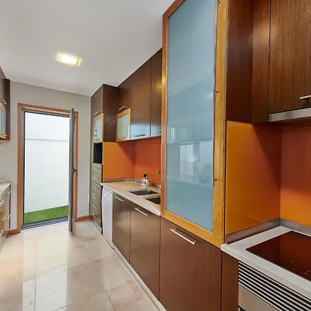 Gorgeous Townhouse In Centre, Shared Pool Σπίτι διακοπών *