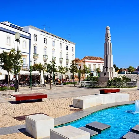 Gorgeous Townhouse In Centre, Shared Pool Σπίτι διακοπών