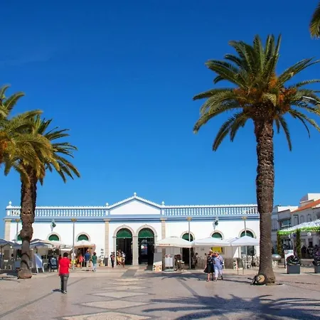 Σπίτι διακοπών Gorgeous Townhouse In Centre, Shared Pool