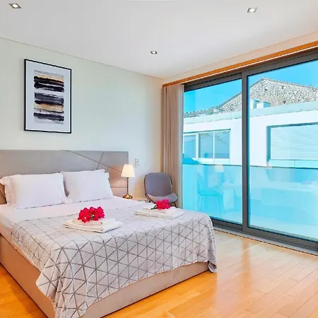 Gorgeous Townhouse In Centre, Shared Pool Σπίτι διακοπών Ταβίρα