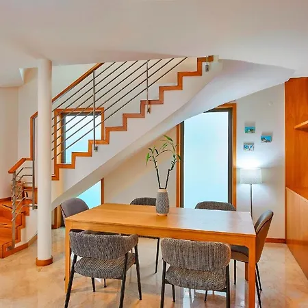 Gorgeous Townhouse In Centre, Shared Pool Σπίτι διακοπών *